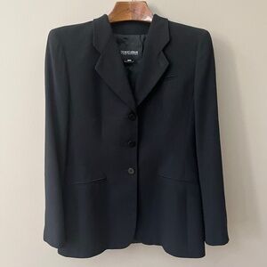 Gorgeous vintage Giorgio Armani black wool blazer, like new, Italian size 46